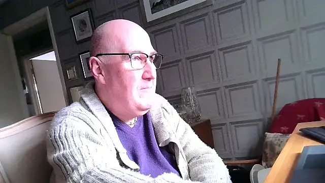 Adamdaddybear online show from 11, 3, 2025