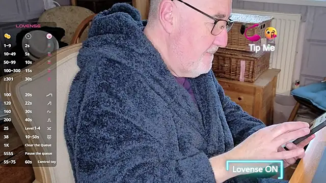 Adamdaddybear online show from 27, 11, 2025