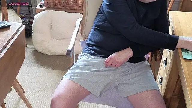 Adamdaddybear online show from 29, 6, 2026