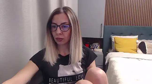 Snapshot of SukyGirl chatting on 18, 1, 2025 SukyGirl online show from 18, 1, 2025