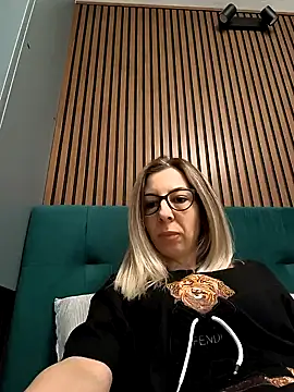 Snapshot of SukyGirl chatting on 21, 1, 2025 SukyGirl online show from 21, 1, 2025