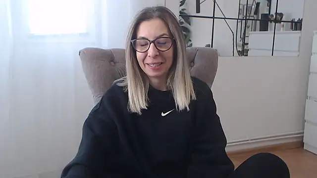 Snapshot of SukyGirl chatting on 21, 1, 2025 SukyGirl online show from 21, 1, 2025