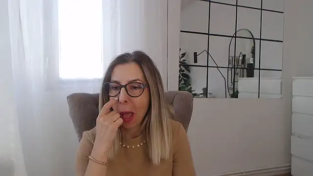 Snapshot of SukyGirl chatting on 23, 1, 2025 SukyGirl online show from 23, 1, 2025