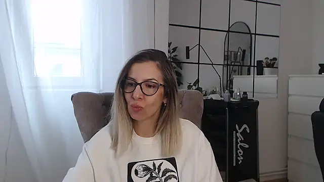 Snapshot of SukyGirl chatting on 25, 1, 2025 SukyGirl online show from 25, 1, 2025