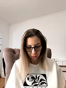 Snapshot of SukyGirl chatting on 25, 1, 2025 SukyGirl online show from 25, 1, 2025