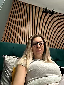 Snapshot of SukyGirl chatting on 27, 1, 2025 SukyGirl online show from 27, 1, 2025