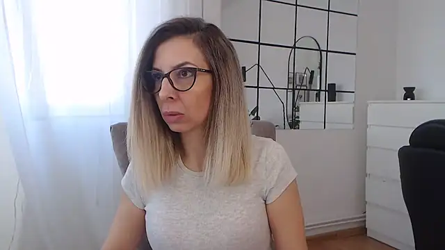 Snapshot of SukyGirl chatting on 27, 1, 2025 SukyGirl online show from 27, 1, 2025