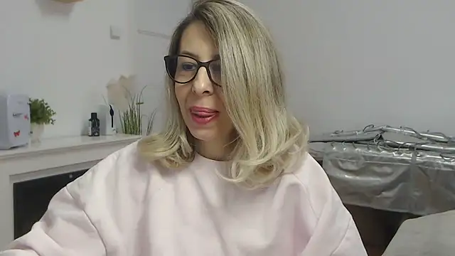 Snapshot of SukyGirl chatting on 10, 2, 2025 SukyGirl online show from 10, 2, 2025