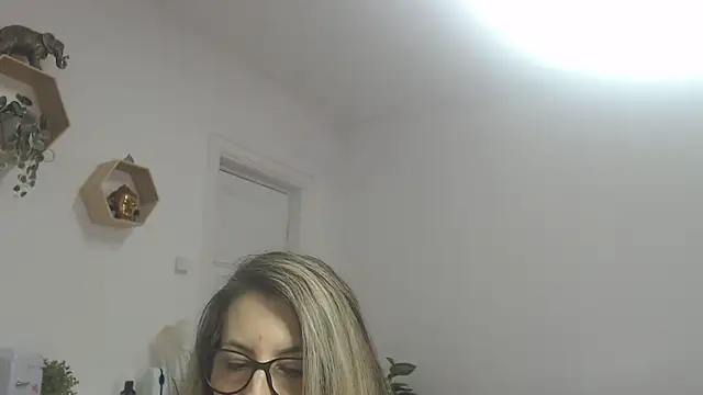 Snapshot of SukyGirl chatting on 18, 2, 2025 SukyGirl online show from 18, 2, 2025