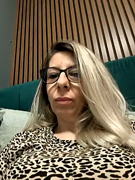 Snapshot of SukyGirl chatting on 19, 2, 2025 SukyGirl online show from 19, 2, 2025