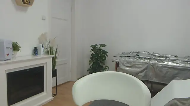 Snapshot of SukyGirl chatting on 27, 2, 2025 SukyGirl online show from 27, 2, 2025