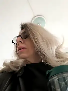 Snapshot of SukyGirl chatting on 28, 2, 2025 SukyGirl online show from 28, 2, 2025