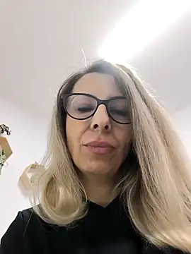 Snapshot of SukyGirl chatting on 28, 2, 2025 SukyGirl online show from 28, 2, 2025