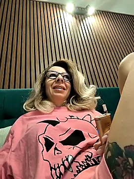 Snapshot of SukyGirl chatting on 2, 3, 2025 SukyGirl online show from 2, 3, 2025