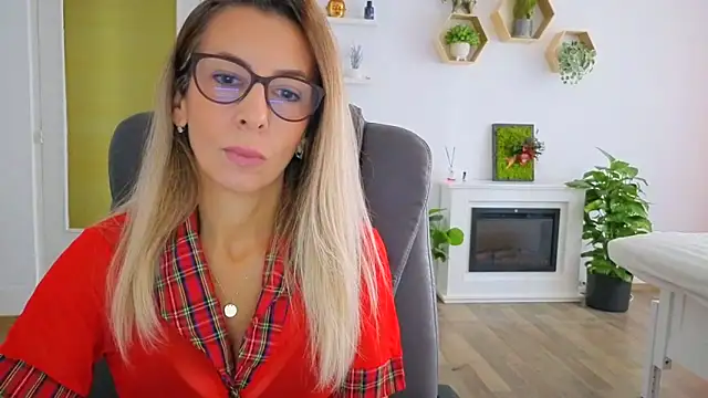 Snapshot of SukyGirl chatting on 1, 10, 2025 SukyGirl online show from 1, 10, 2025