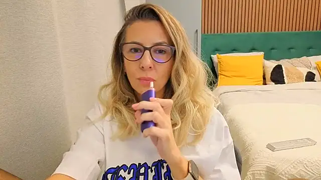 Snapshot of SukyGirl chatting on 22, 10, 2025 SukyGirl online show from 22, 10, 2025