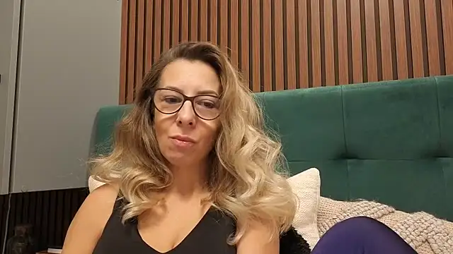 Snapshot of SukyGirl chatting on 26, 11, 2025 SukyGirl online show from 26, 11, 2025