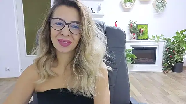 Snapshot of SukyGirl chatting on 28, 11, 2025 SukyGirl online show from 28, 11, 2025