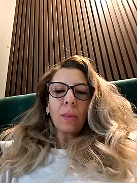 Snapshot of SukyGirl chatting on 1, 2, 2026 SukyGirl online show from 1, 2, 2026