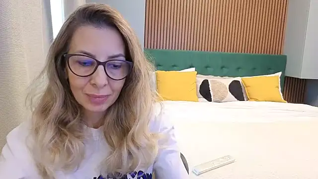 Snapshot of SukyGirl chatting on 2, 2, 2026 SukyGirl online show from 2, 2, 2026