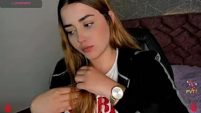 Snapshot of Lucia_star__ chatting on 2, 1, 2025 Lucia star   online show from 2, 1, 2025