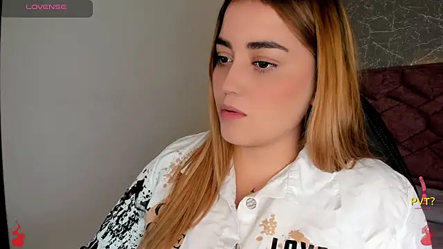 Snapshot of Lucia_star__ chatting on 4, 1, 2025 Lucia star   online show from 4, 1, 2025