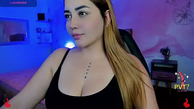 Snapshot of Lucia_star__ chatting on 4, 3, 2025 Lucia star   online show from 4, 3, 2025