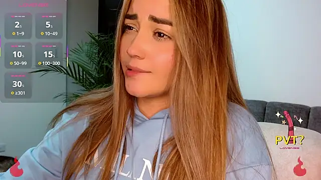 Snapshot of Lucia_star__ chatting on 11, 10, 2025 Lucia star   online show from 11, 10, 2025