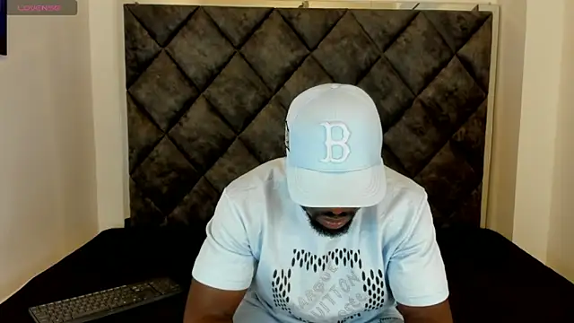 Latrellx7 online show from 15, 10, 2025