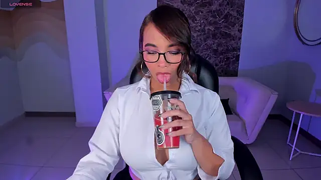 CarlaSmithX online show from 8, 3, 2025