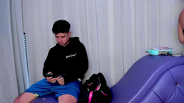 Yourslust  online show from 5, 1, 2026