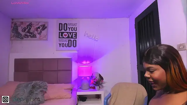 Snapshot of Alexa_paytom1 chatting on 25, 10, 2025 Alexa paytom1 online show from 25, 10, 2025