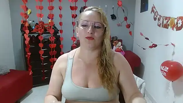 Snapshot of emperabigbootybigass chatting on 18, 2, 2025 emperabigbootybigass online show from 18, 2, 2025