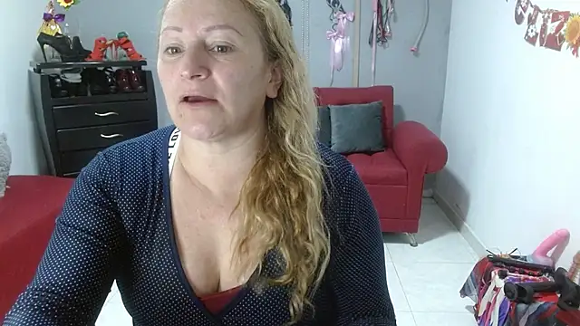 Snapshot of emperabigbootybigass chatting on 13, 3, 2025 emperabigbootybigass online show from 13, 3, 2025