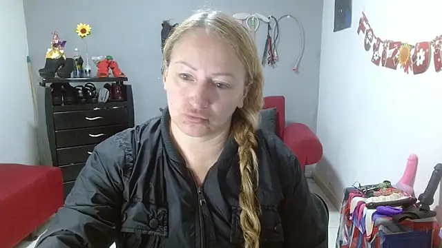 Snapshot of emperabigbootybigass chatting on 18, 3, 2025 emperabigbootybigass online show from 18, 3, 2025