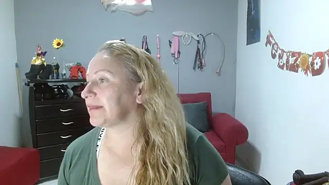 Snapshot of emperabigbootybigass chatting on 19, 3, 2025 emperabigbootybigass online show from 19, 3, 2025