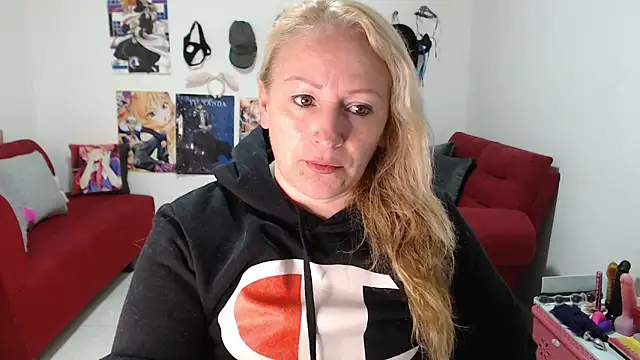 Snapshot of emperabigbootybigass chatting on 16, 10, 2025 emperabigbootybigass online show from 16, 10, 2025