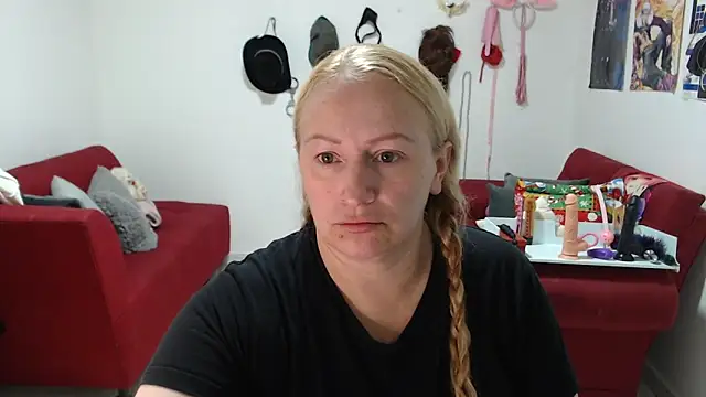 Snapshot of emperabigbootybigass chatting on 17, 12, 2025 emperabigbootybigass online show from 17, 12, 2025