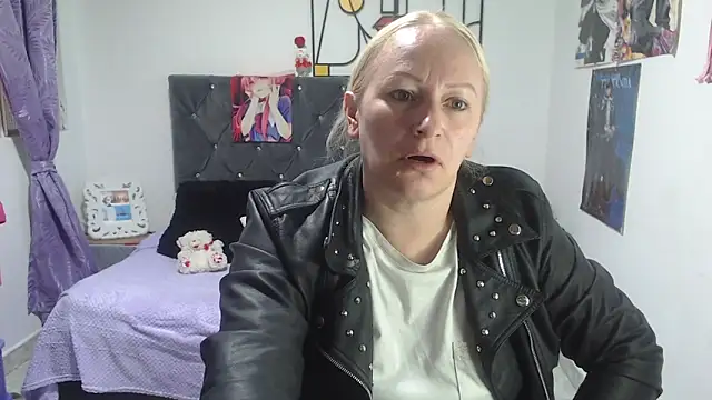 emperabigbootybigass online show from 4, 6, 2026