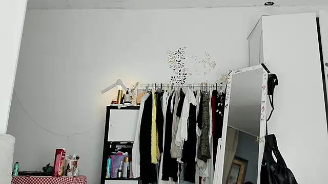 LisaIcon online show from 17, 12, 2025