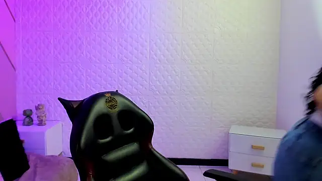 Violetaa diazz online show from 16, 3, 2026