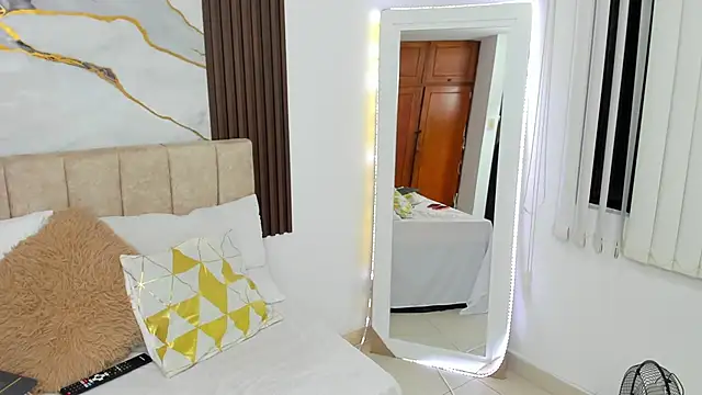 cristalwalker   online show from 5, 4, 2026