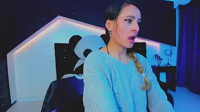 Coral Gibson online show from 19, 3, 2025