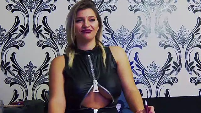 Lorehottie online show from 15, 3, 2025