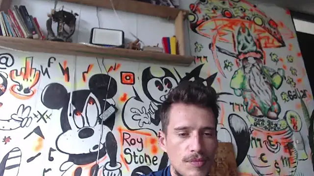 roystonee01 online show from 13, 10, 2025