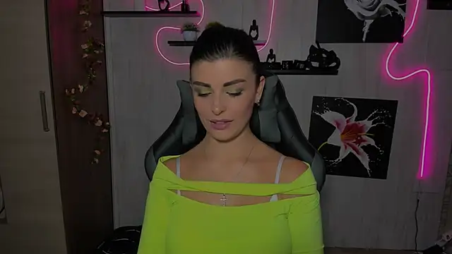 Snapshot of KayWuds chatting on 4, 12, 2024 KayWuds online show from 4, 12, 2024