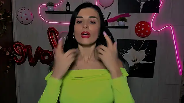 Snapshot of KayWuds chatting on 20, 2, 2025 KayWuds online show from 20, 2, 2025