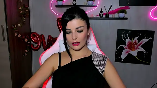 Snapshot of KayWuds chatting on 7, 3, 2025 KayWuds online show from 7, 3, 2025