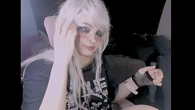 Snapshot of madokapruriens chatting on 17, 9, 2025 madokapruriens online show from 17, 9, 2025