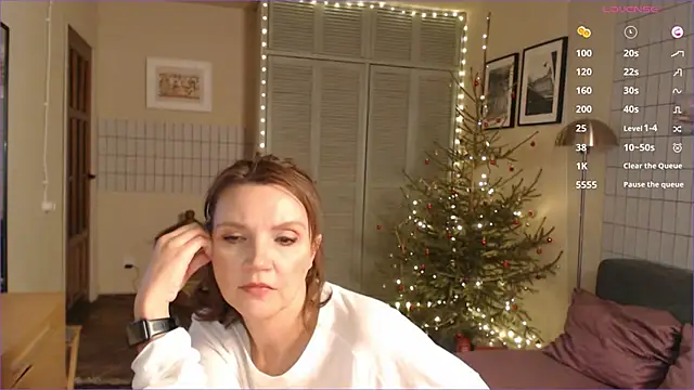 Charline TheFoxTail online show from 3, 1, 2025